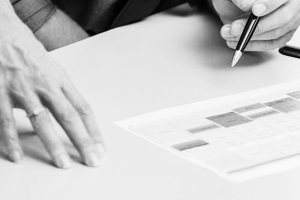 蓄電池的內(nèi)阻，值越大越好，還是越小越好？